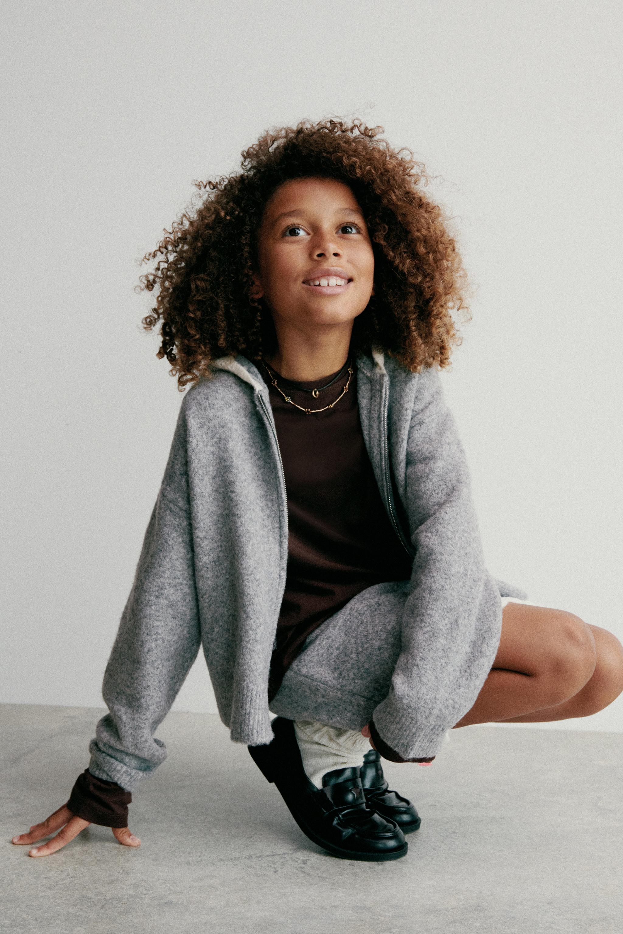 JUPE EN MAILLE LISERÉS CROCHET